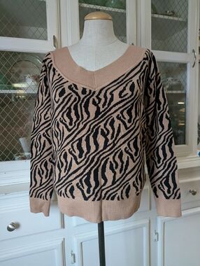 Guess Tan Black Zebra Print V-Neck Women's Sweater Animal Stripe